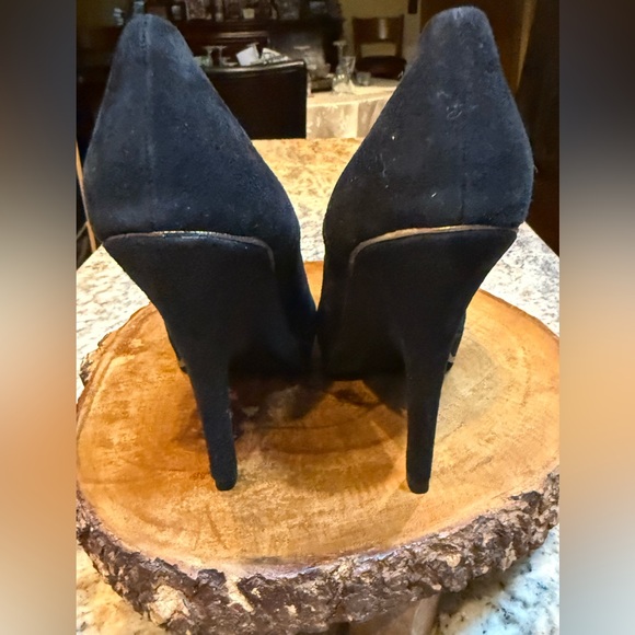 Juicy Couture Black High Heeled shoes. Size 7.5. EUC. So sexy and classic - Picture 4 of 13